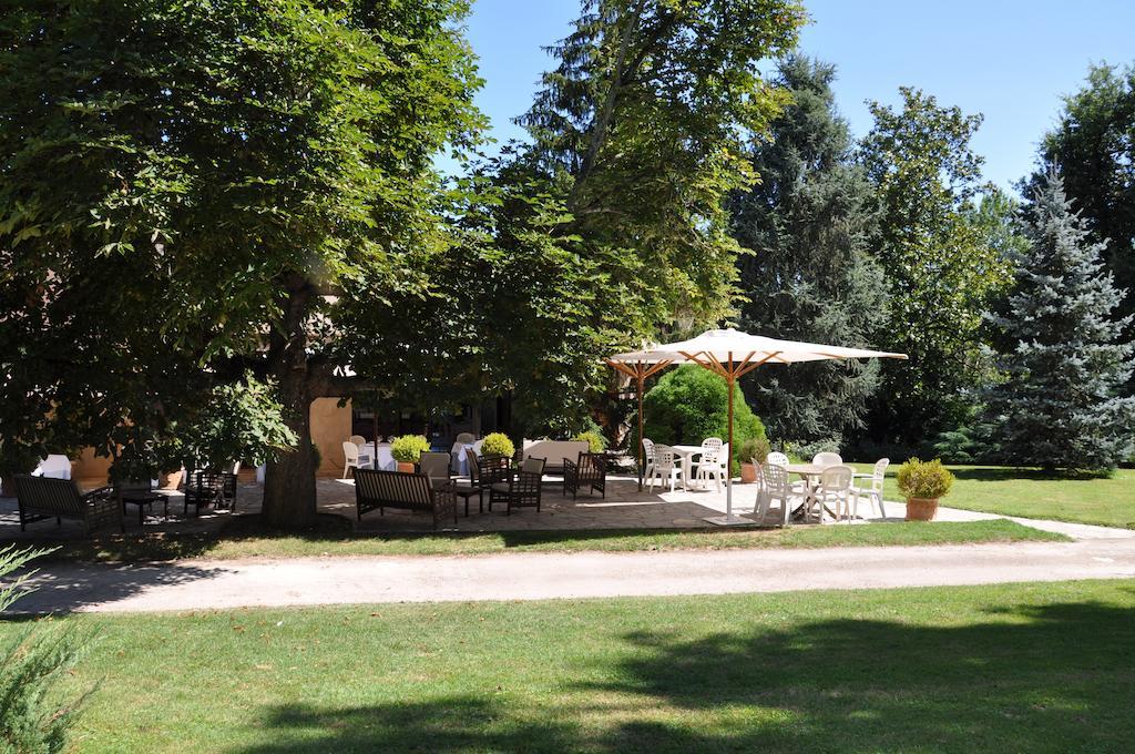 Hostellerie Restaurant Les Gorges De L'Aveyron Bruniquel Exterior photo