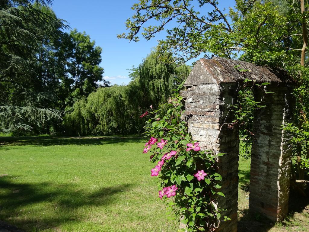 Hostellerie Restaurant Les Gorges De L'Aveyron Bruniquel Exterior photo