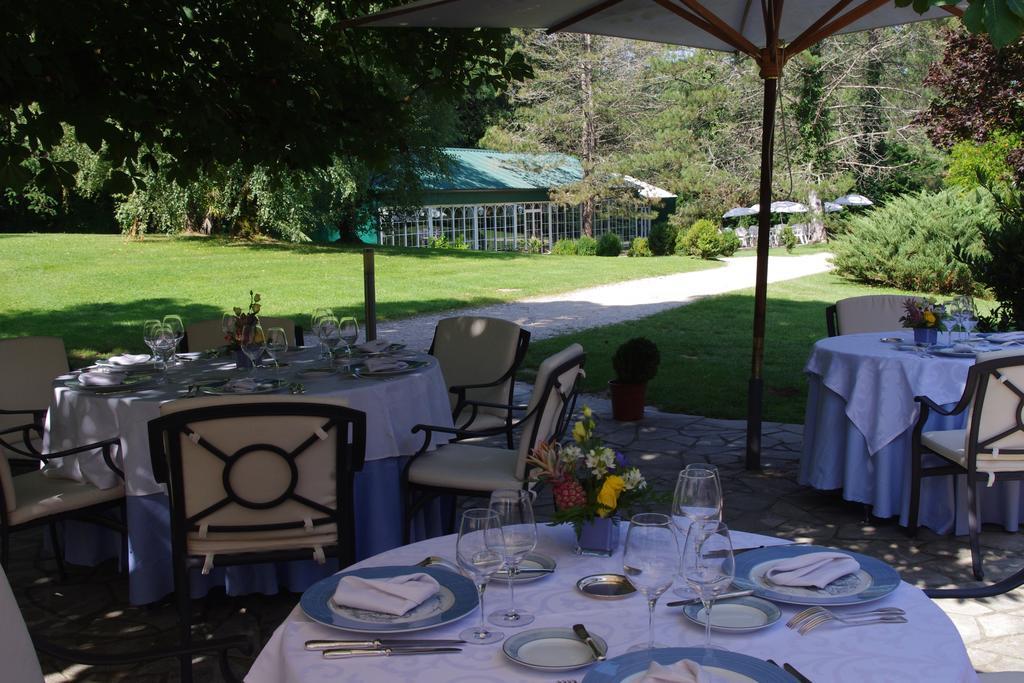 Hostellerie Restaurant Les Gorges De L'Aveyron Bruniquel Exterior photo