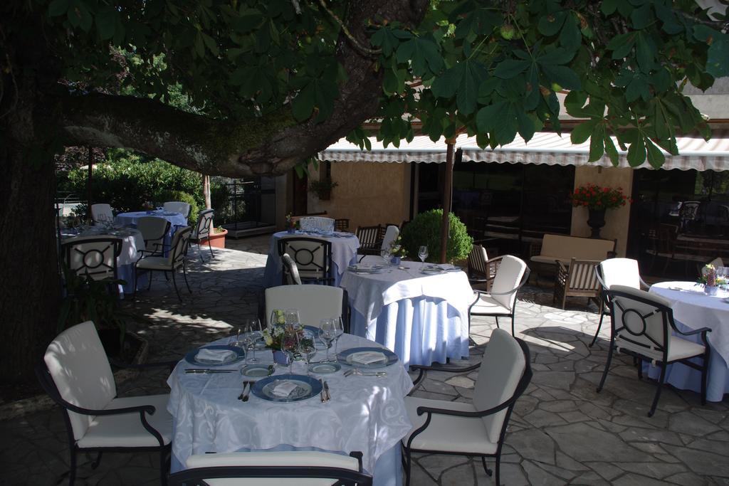 Hostellerie Restaurant Les Gorges De L'Aveyron Bruniquel Exterior photo